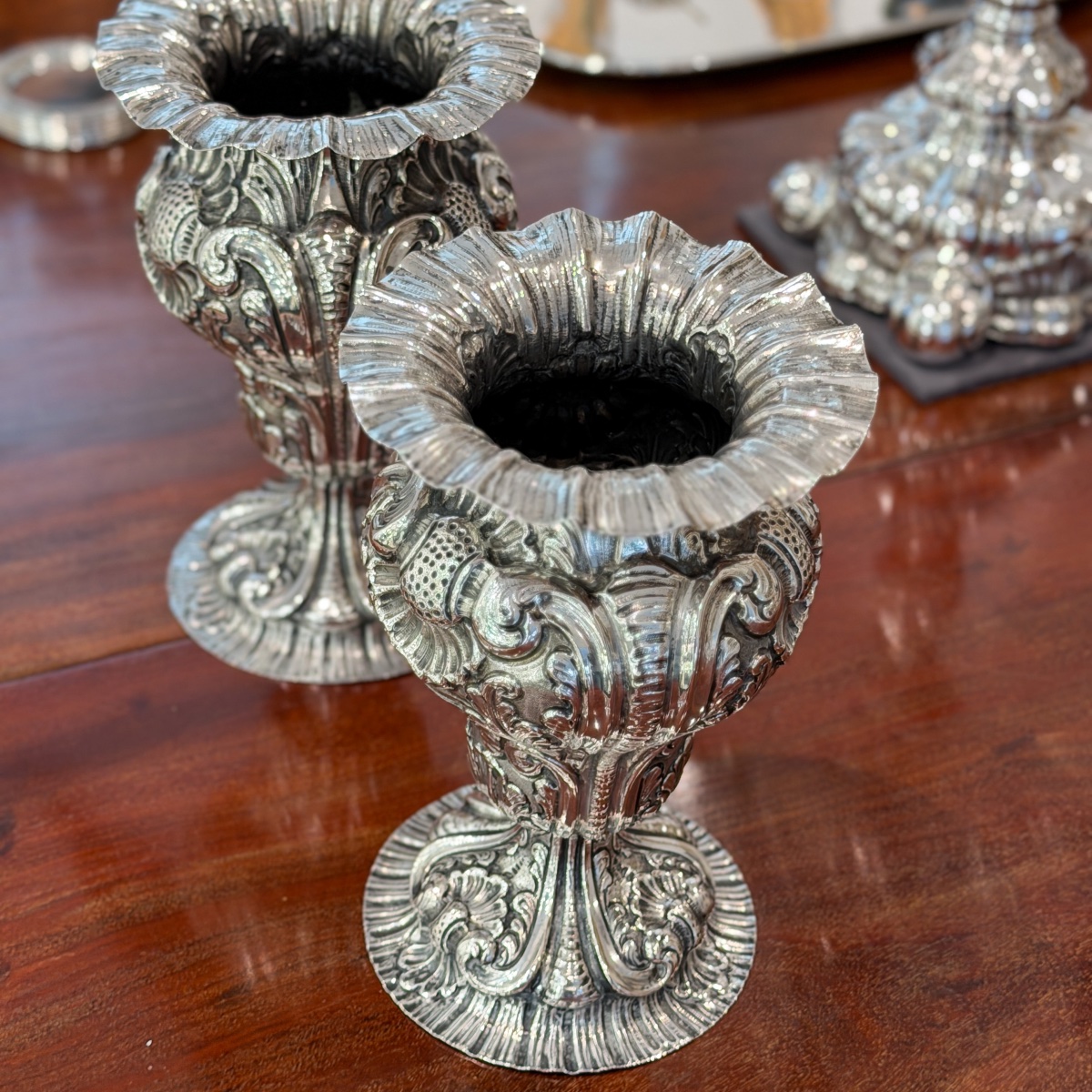 An Important Pair Of 800-th Solid Silver Vases, Attributed To An Italian Craftsman, -photo-5