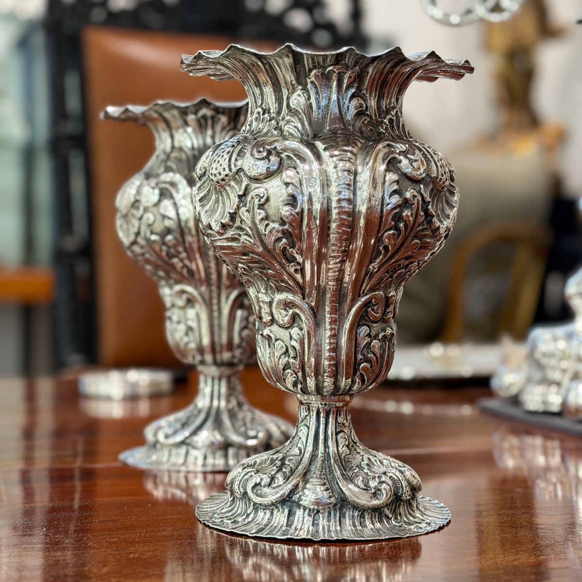 An Important Pair Of 800-th Solid Silver Vases, Attributed To An Italian Craftsman, -photo-6