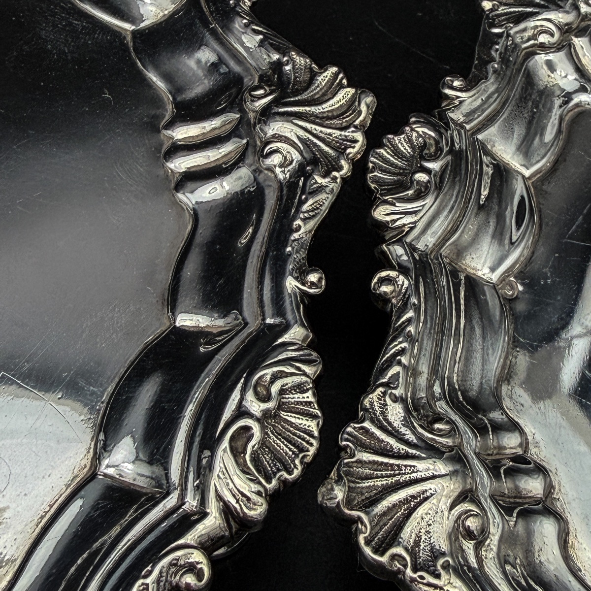 John Rich – Rare paire de salvers armoriés en argent massif – Londres, 1782  -photo-1