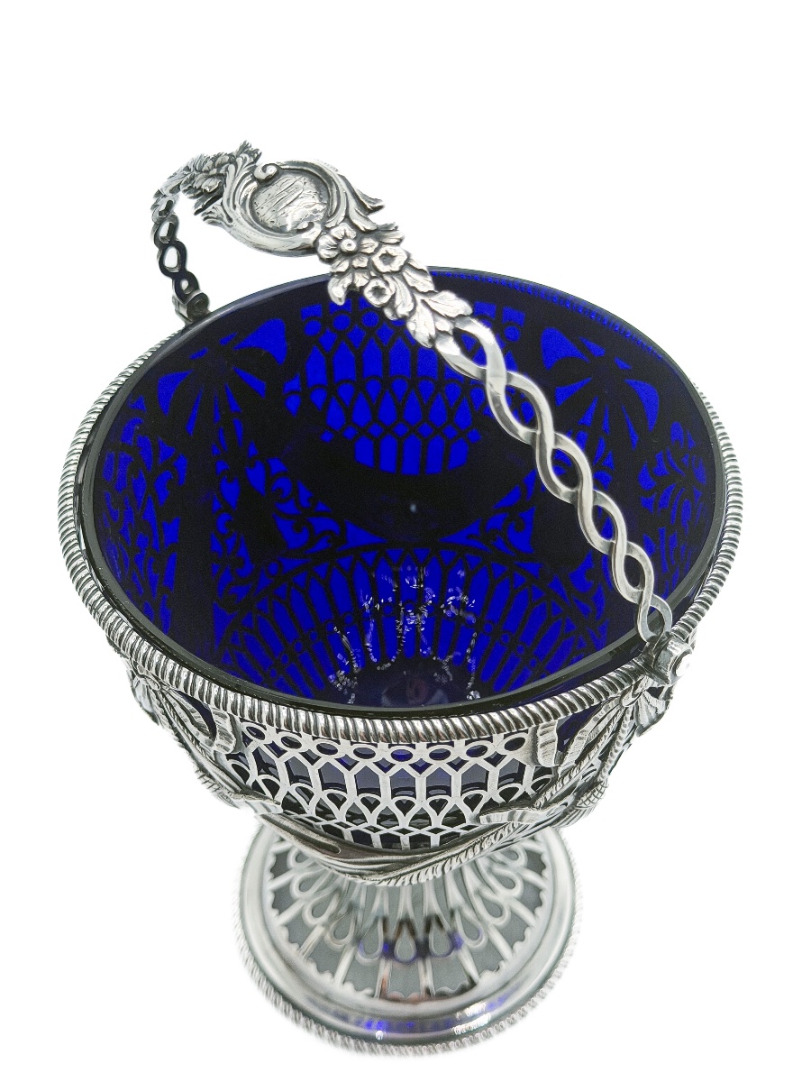 Robert Makepeace – Panier en argent et verre bleu soufflé – Londres, 1775  -photo-3
