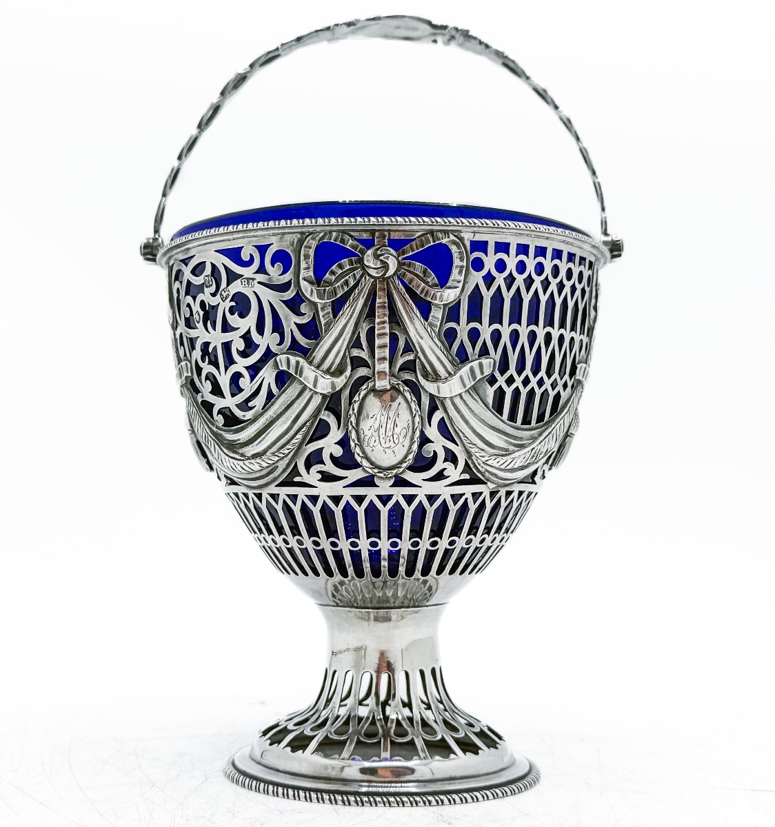Robert Makepeace – Panier en argent et verre bleu soufflé – Londres, 1775  