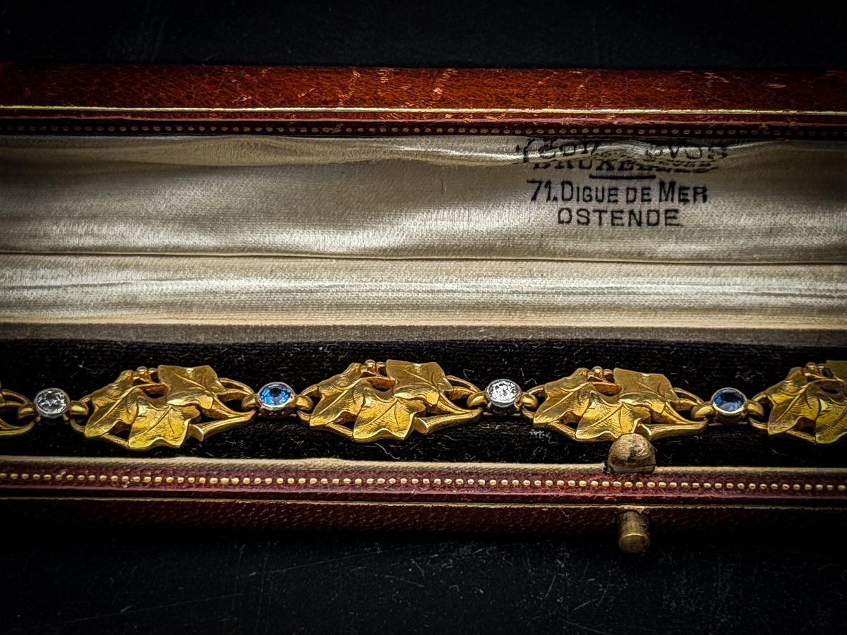 Bracelet Art nouveau belge en or 18 carats, saphirs et diamants, vers 1900  
