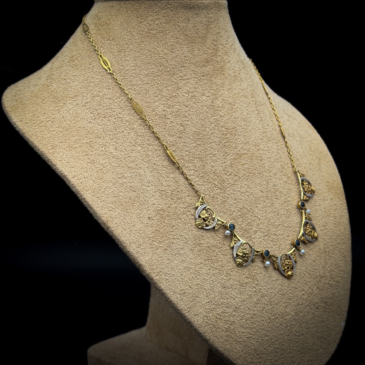French Art Nouveau Necklace In 18-karat Gold, Sapphires, And Seed Pearls  -photo-2