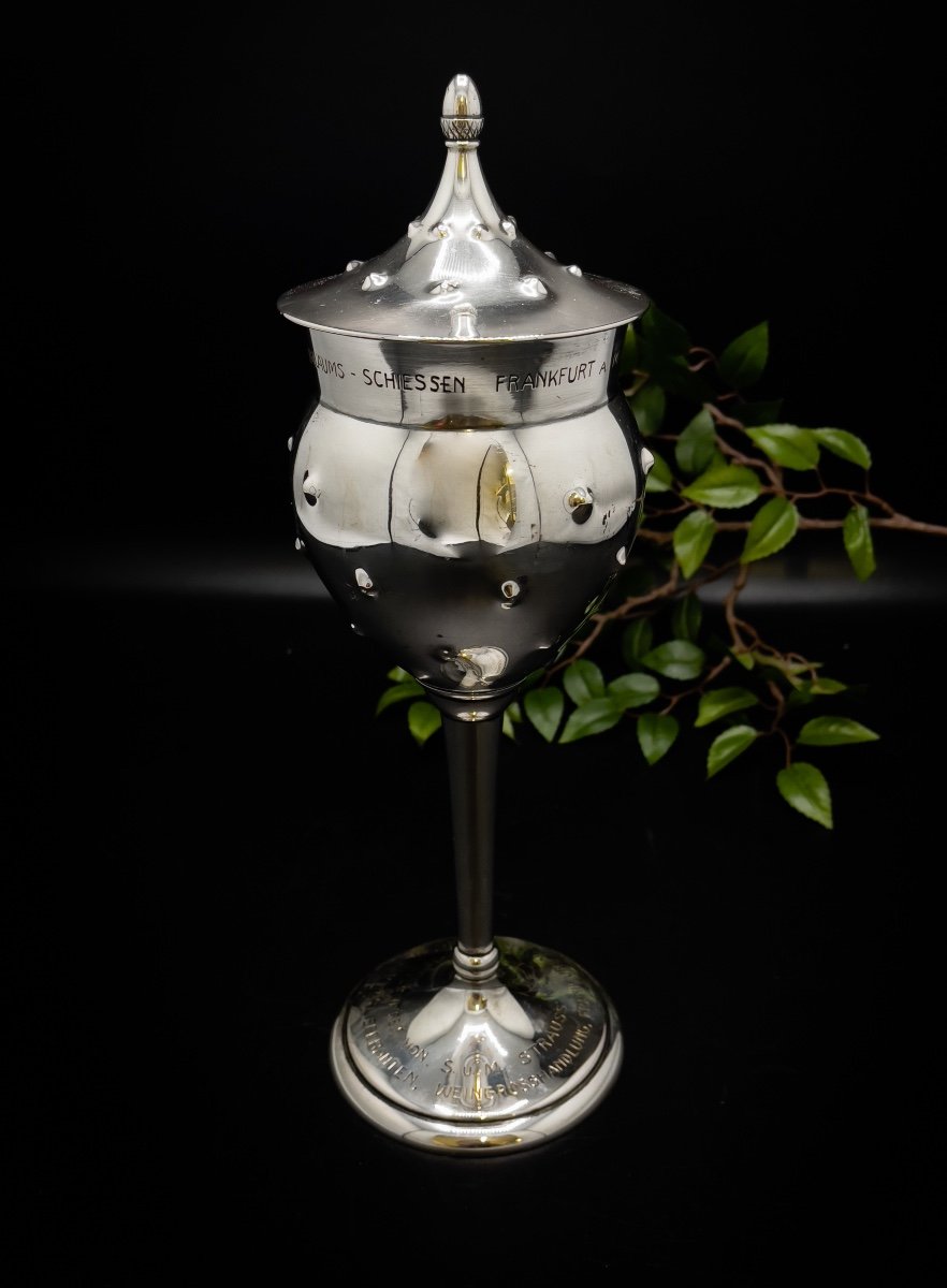 Coupe Couverte Art Nouveau en argent massif