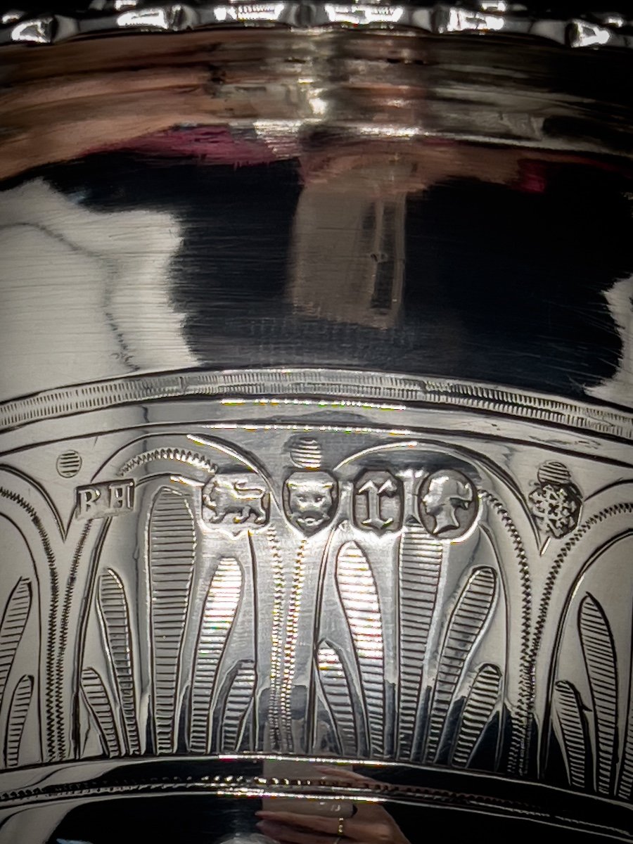 Large Neoclassical Style Vase In Sterling Silver-photo-2