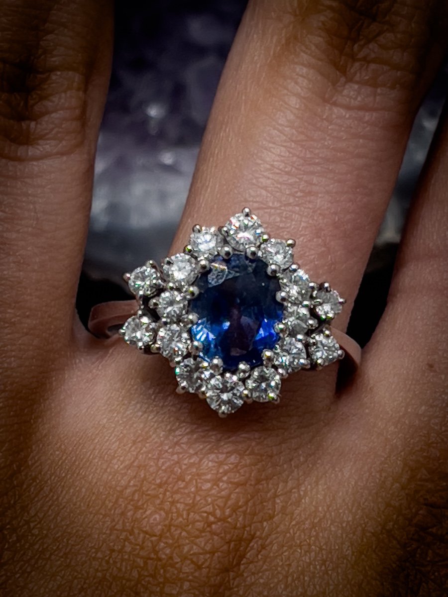 Ring Set With A Beautiful Ceylon Sapphire -photo-3