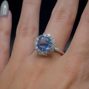 Superb Ceylon Sapphire 18 K Gold Setting