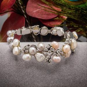 Fernand Demaret Bracelet en Or Blanc 18 K Sertie De  Diamants Et De Perles Baroque