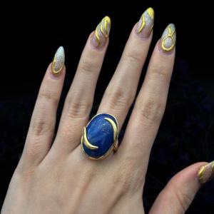 Vintage Ring From The 70s, 18k Gold Set With A Beautiful Lapis Lazuli Cabochon.  