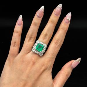 Bague en or 18 carats et platine, émeraude naturelle de 5,58 carats, Colombie suggérée,