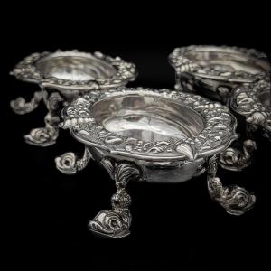 Thomas Holland II – Exceptionnelle suite de quatre grands salerons en argent massif – Londres,