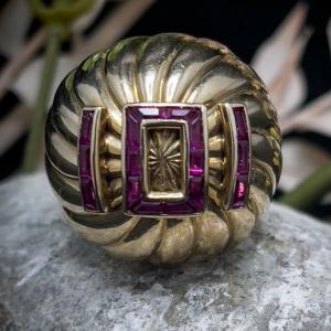 18 K Gold "esoteric" Ring Set With Rubies