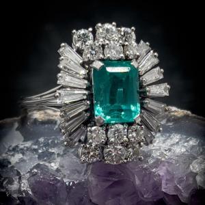 Maison Wolfers, 18 K White Gold Ring From A Splendid Emerald