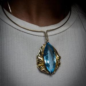 De Daedeleer, Jean-pierre Splendid Necklace In 18 K Gold Set With A Blue Topaz