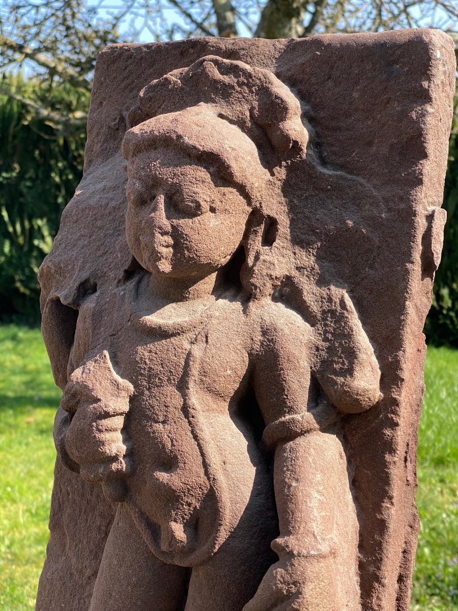 Haut relief en grès rouge, Inde, 7ème / 8ème siècle-photo-3