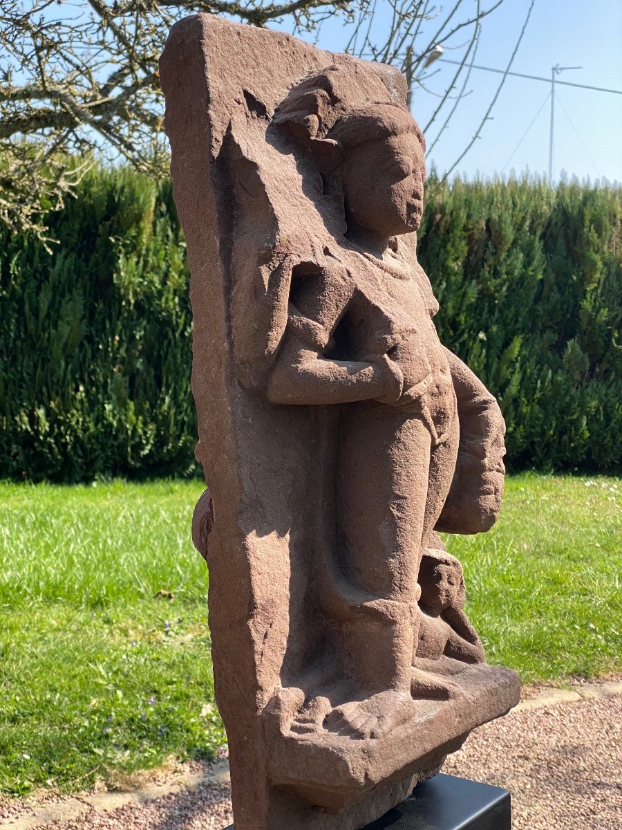 Haut relief en grès rouge, Inde, 7ème / 8ème siècle-photo-1