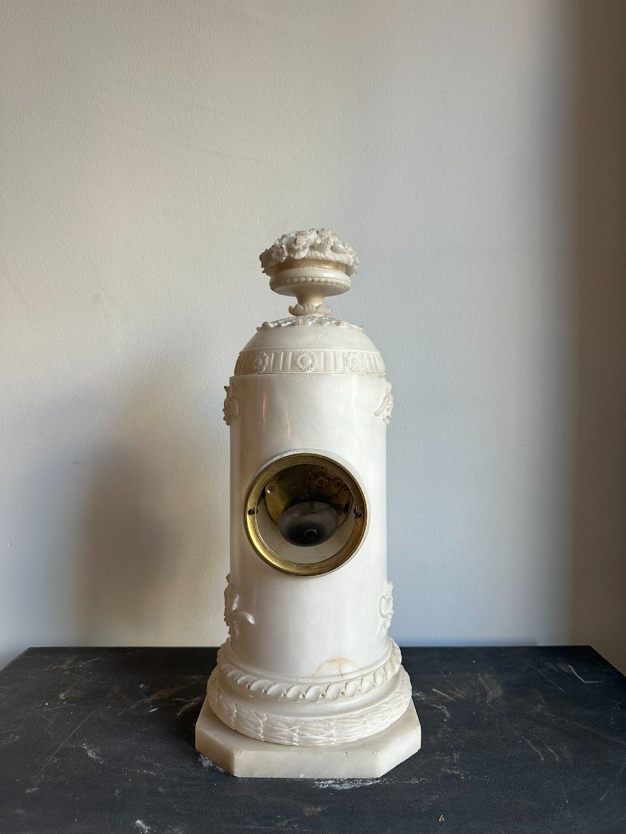 Pendule française en albâtre. XIXème siècle.-photo-2