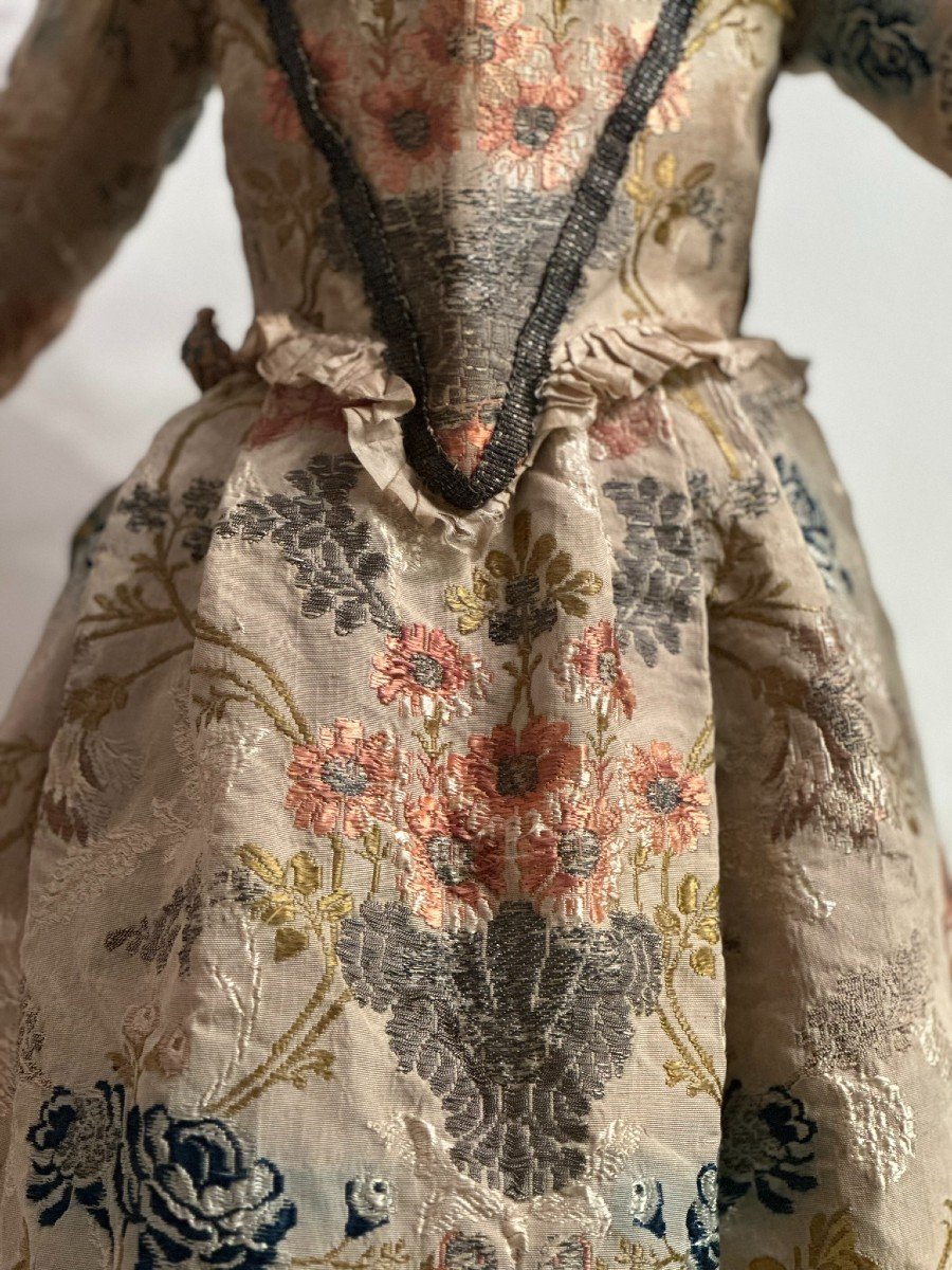 Capipote 18th Century. In Period Costume -photo-1