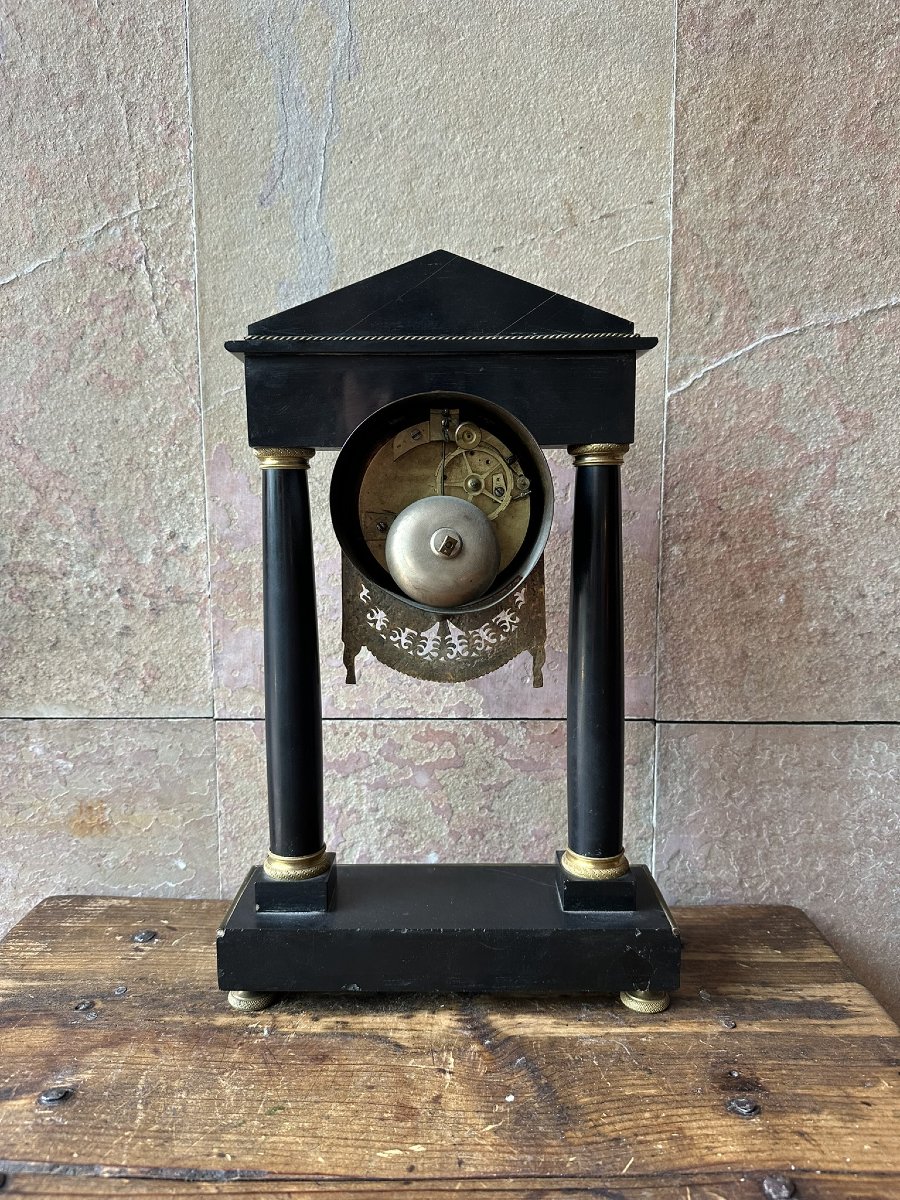 Pendule de table en marbre noir et bronze.  XIXe siècle-photo-4