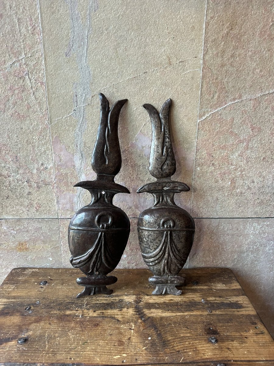 Pair Of Antique 16th-century Crown Ornaments-photo-4