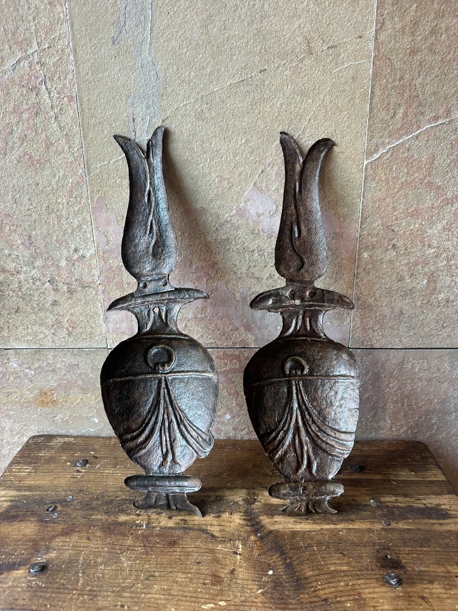 Pair Of Antique 16th-century Crown Ornaments-photo-2