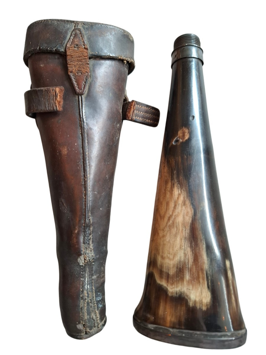 Hunting Powder Horn With Leather Case-photo-2