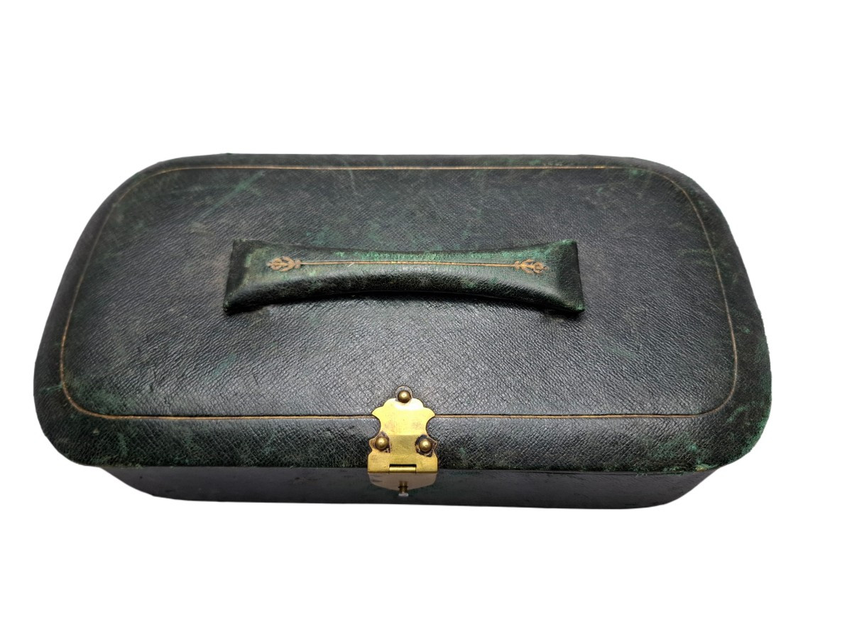 Double-barreled Pistol In A Box-photo-2