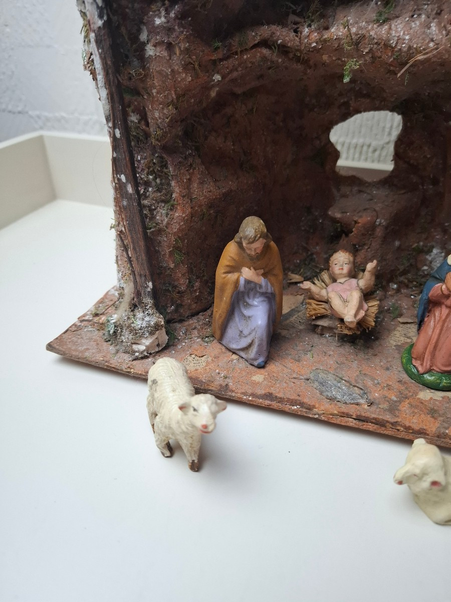 Nativity Scenes From Marolin. Joseph And Mary With The Infant Jesus And Two Sheep In A Cave-photo-3