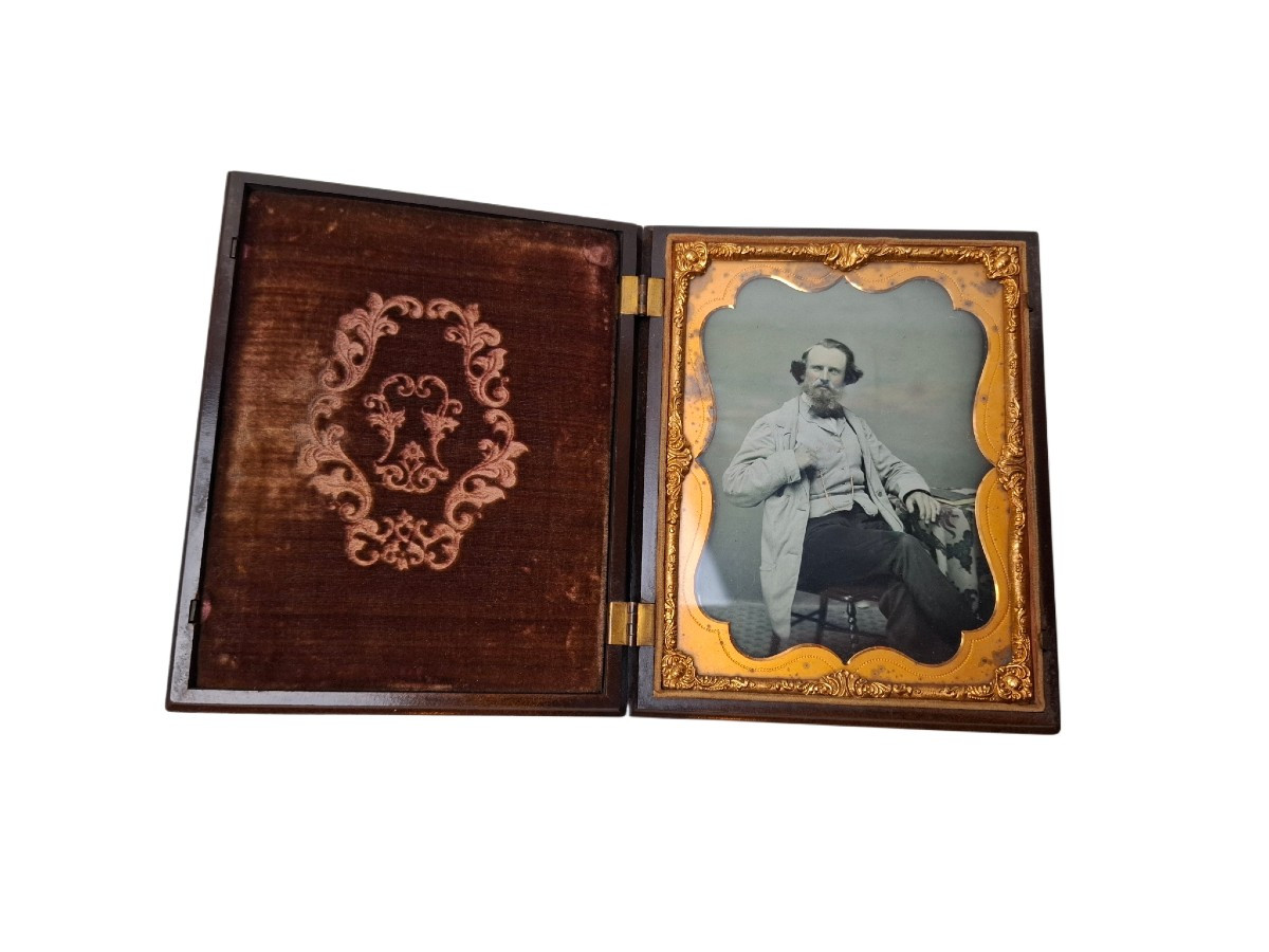 Une photographie ambrotype d'union richement décorée-photo-2