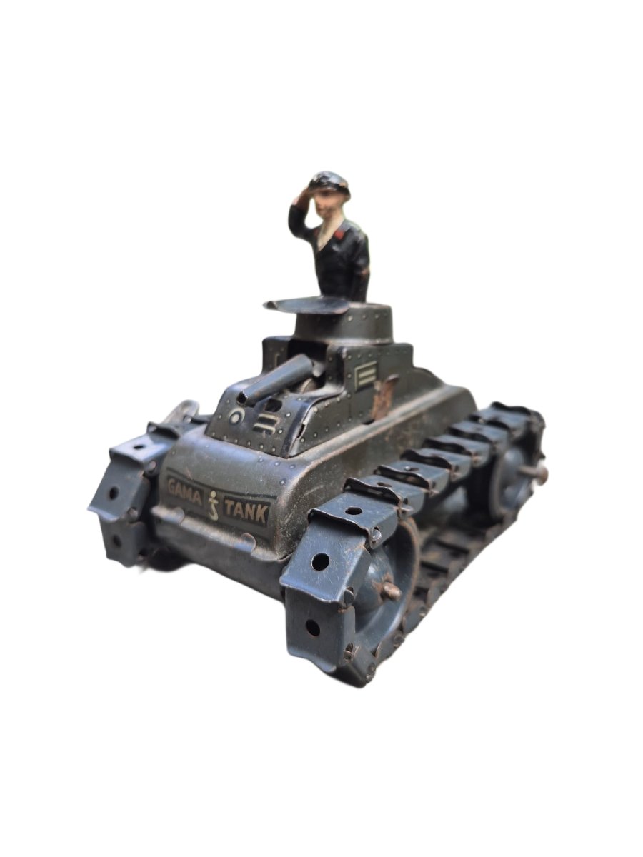 Char d'assaut en tôle à remontoir du fabricant de jouets allemand Gama des années 1930