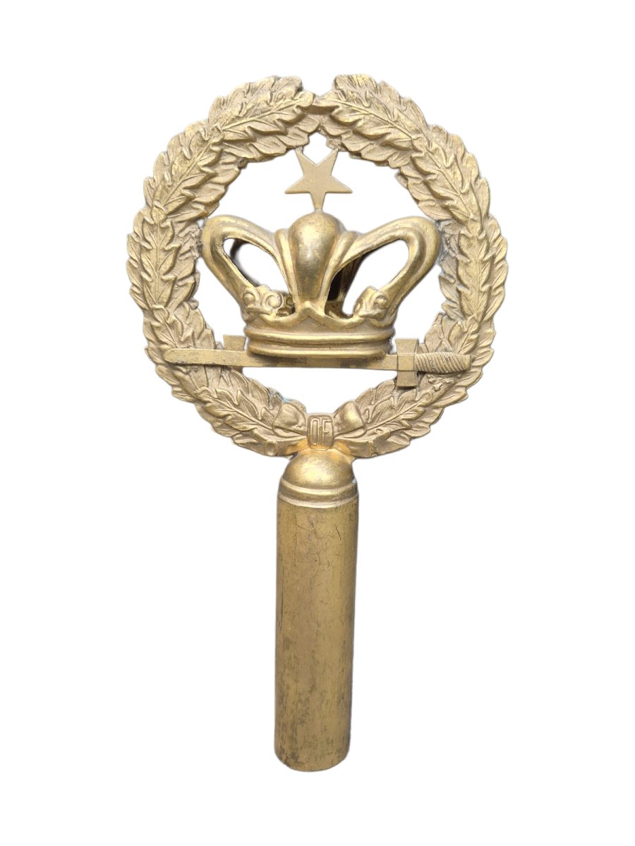 mât de drapeau ou sommet de drapeau en bronze doré