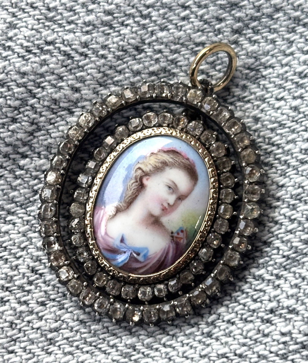 Pendentif Miniature sur porcelaine Or et Argent