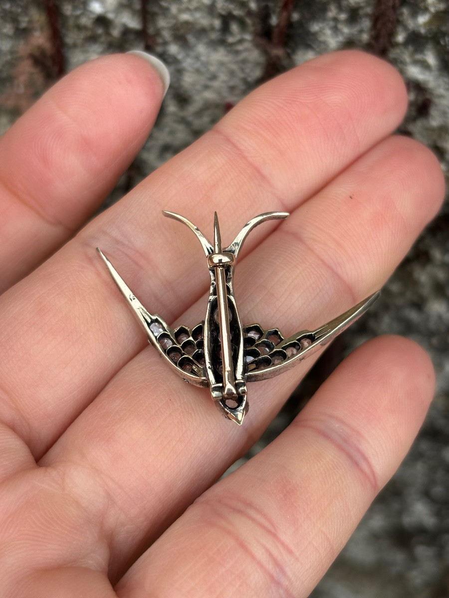 Swallow Brooch In Diamonds, 18k Gold And Silver-photo-3