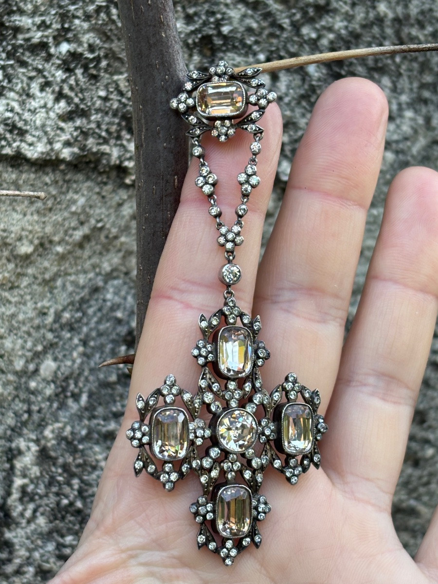 Pendentif croix en Argent et pierre du Rhin sur paillon-photo-2