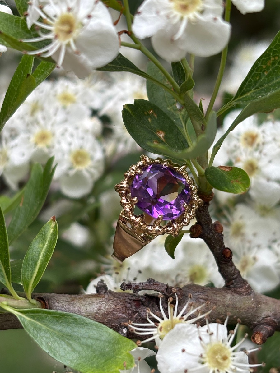 Bague en or et améthyste 