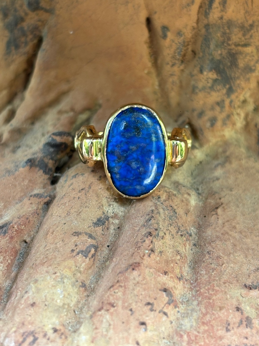 Ring In 18 Ct Gold With Lapis Lazuli Cabochon