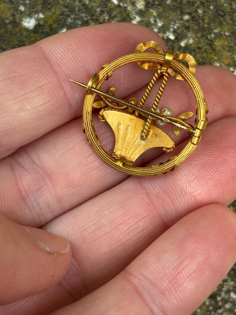 Brooch In 18 Ct Gold And Fine Pearls-photo-2