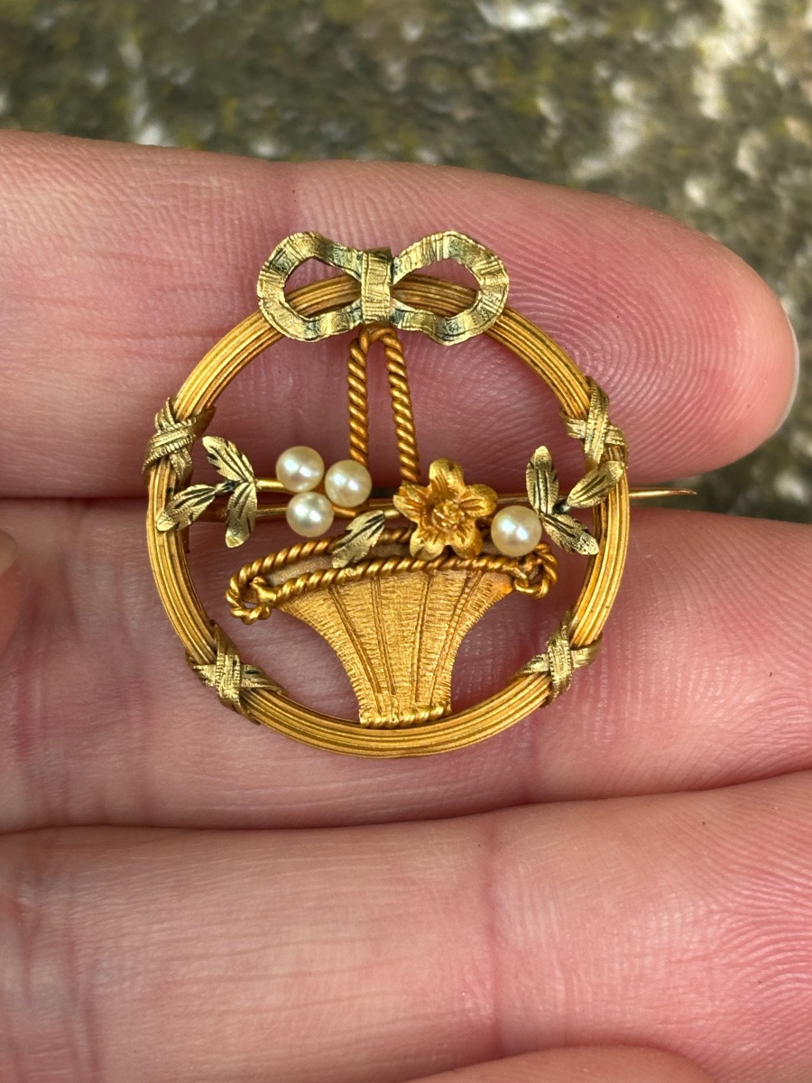 Brooch In 18 Ct Gold And Fine Pearls-photo-3