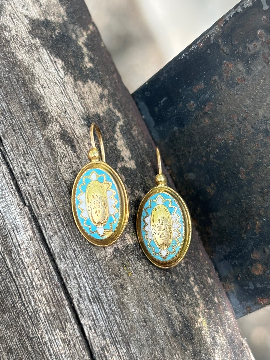 Boucles d’oreilles dormeuses or 18 k emaillé 