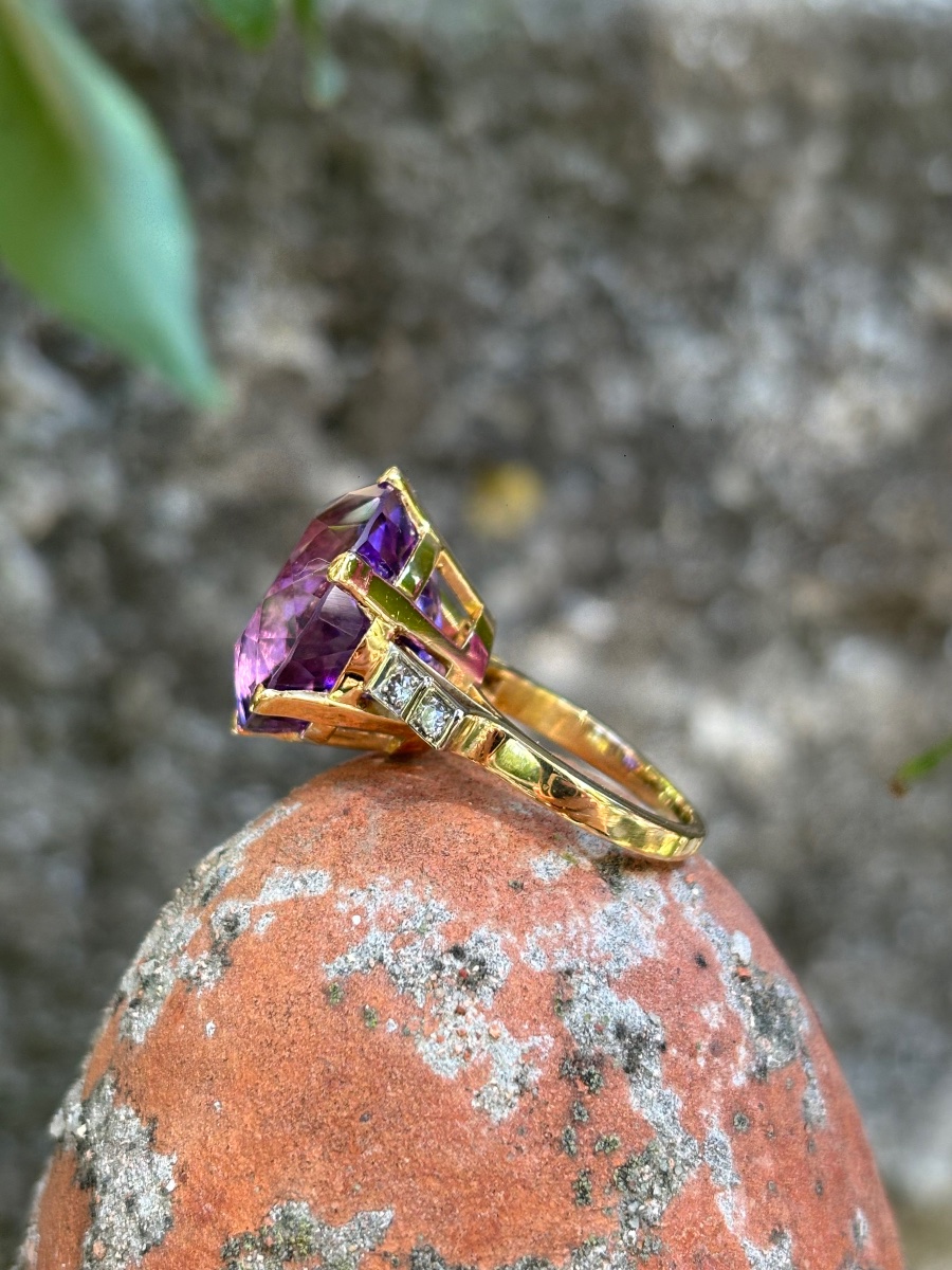 Amethyst And 18k Gold Solitaire Ring-photo-4