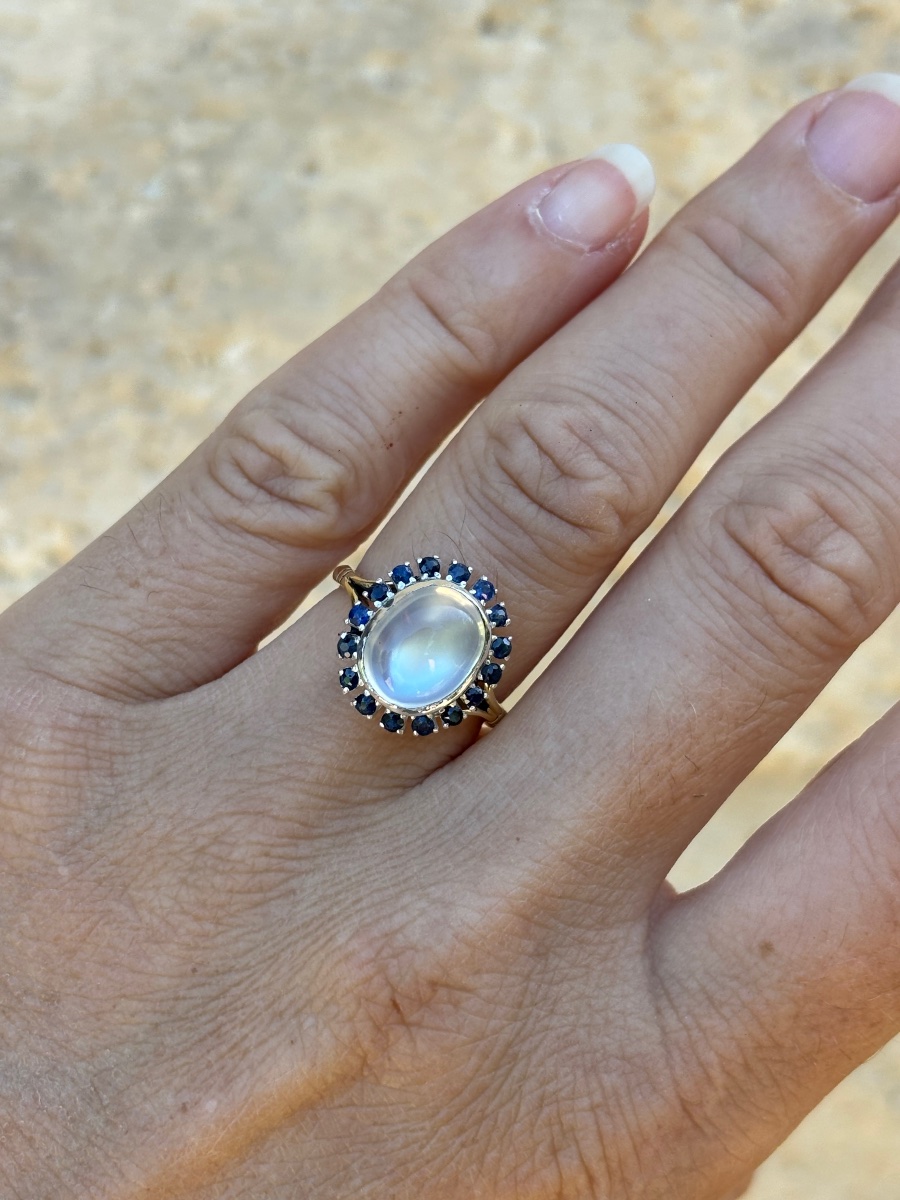 Pompadour Ring