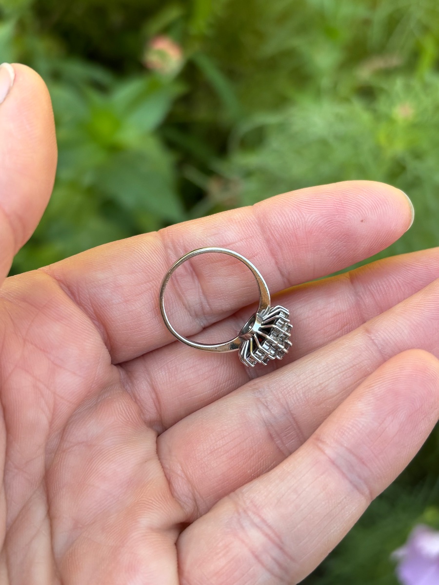 18-karat White Gold Diamond Ring-photo-2