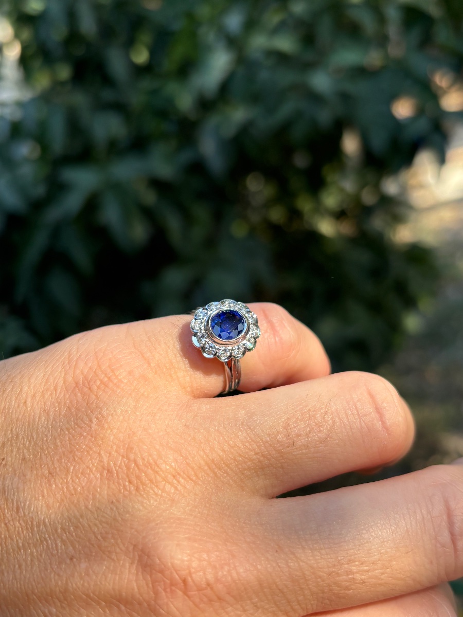 Pompadour Ring With Sapphire And Diamonds -photo-1
