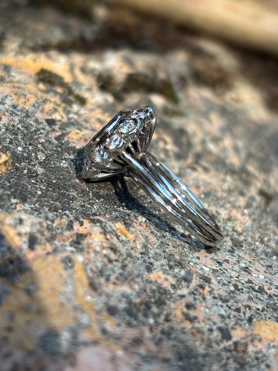 Pompadour Ring With Sapphire And Diamonds -photo-2