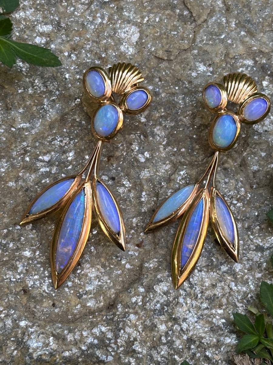 18k Gold And Opal Earrings 
