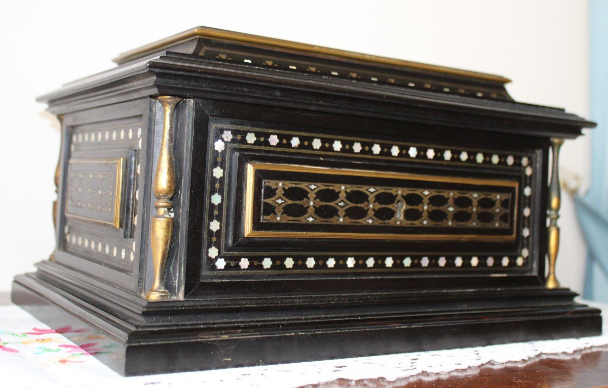  Box In Ebony And Inlaid In Mother Of Pearl By  Paul Sormani (1817-1877). 19th Century.-photo-3