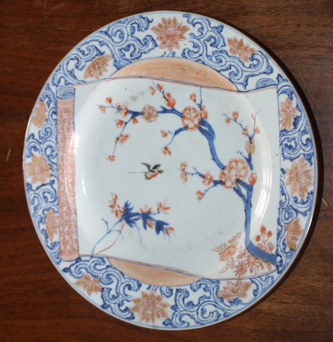 Deux Assiettes En Porcelain Chinois En Style Kakiemon, d'Epoque Yongzheng, Chine XVIII Siecle.-photo-3