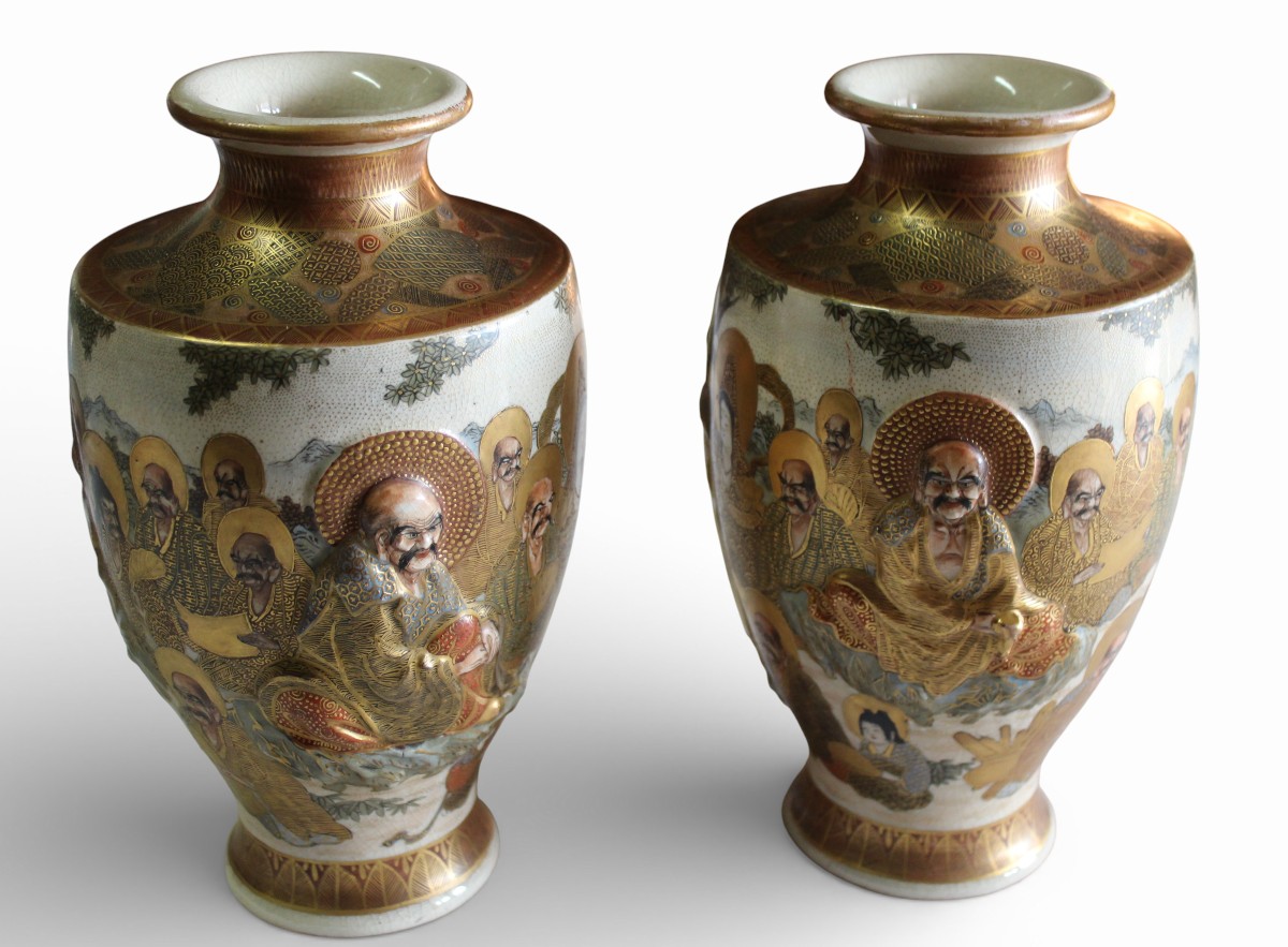 PAIRE DES VASES SATSUMA, SIGNè HODODA, MEIJI PERIOD, FINE XIX SIECLE.