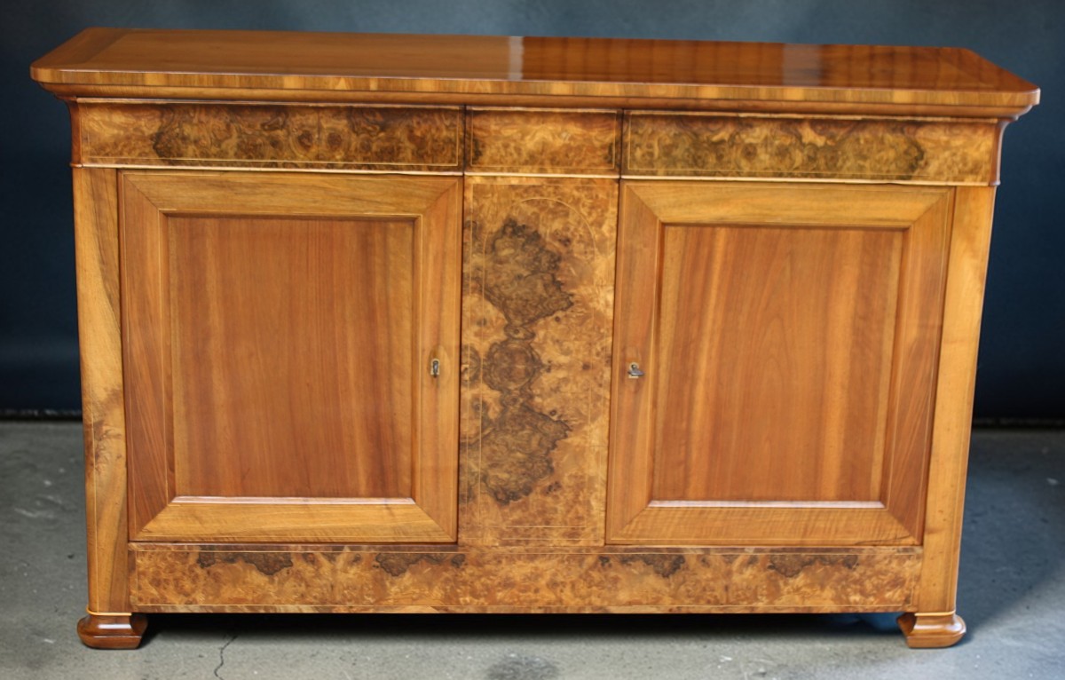 Large Charles X Period Buffet (circa 1830), In Walnut And Wolf, 19th Century.
