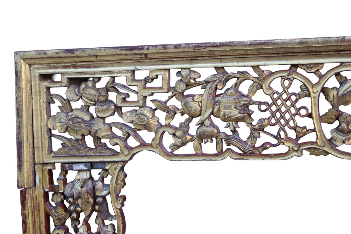 Cadre en bois sculptè et dorè, Chine XIX siecle.-photo-4